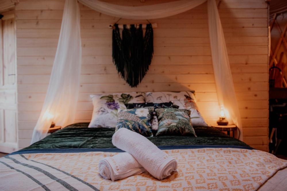 Jurty z widokiem, prywatna balia- DZIKOLAS GLAMPING Krasnobród Zewnętrze zdjęcie