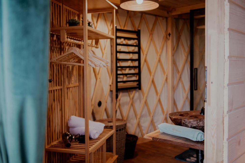 Jurty z widokiem, prywatna balia- DZIKOLAS GLAMPING Krasnobród Zewnętrze zdjęcie