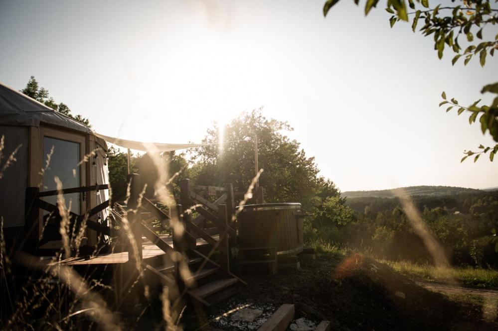 Jurty z widokiem, prywatna balia- DZIKOLAS GLAMPING Krasnobród Zewnętrze zdjęcie