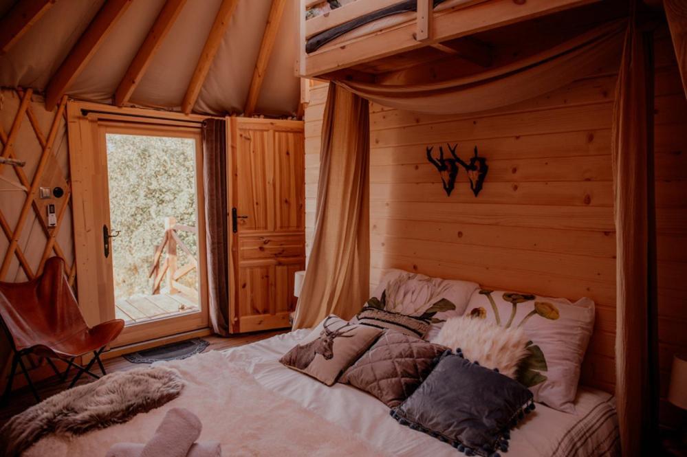 Jurty z widokiem, prywatna balia- DZIKOLAS GLAMPING Krasnobród Zewnętrze zdjęcie