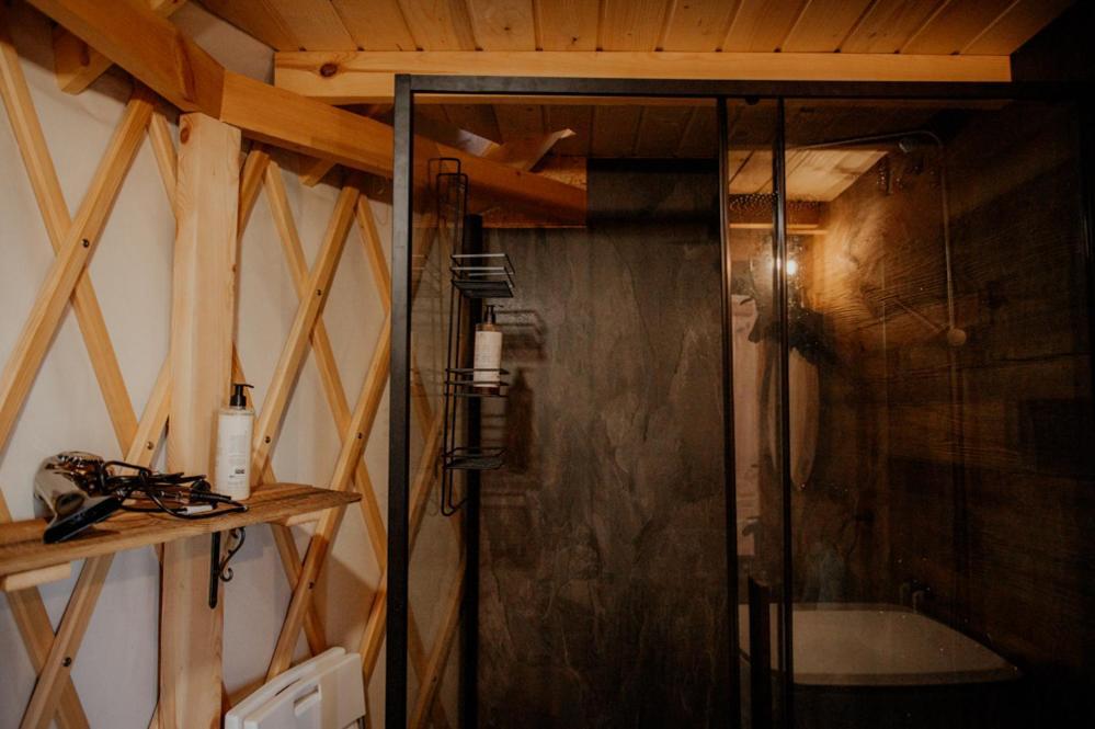 Jurty z widokiem, prywatna balia- DZIKOLAS GLAMPING Krasnobród Zewnętrze zdjęcie
