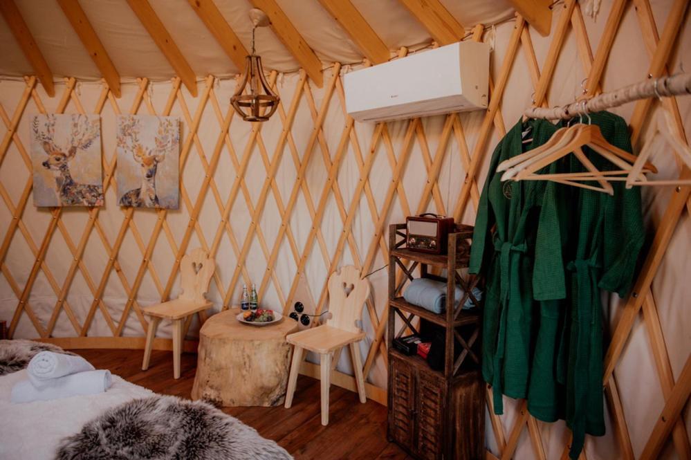 Jurty z widokiem, prywatna balia- DZIKOLAS GLAMPING Krasnobród Zewnętrze zdjęcie