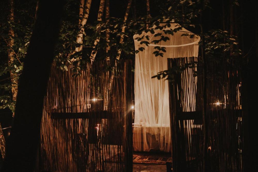 Jurty z widokiem, prywatna balia- DZIKOLAS GLAMPING Krasnobród Zewnętrze zdjęcie